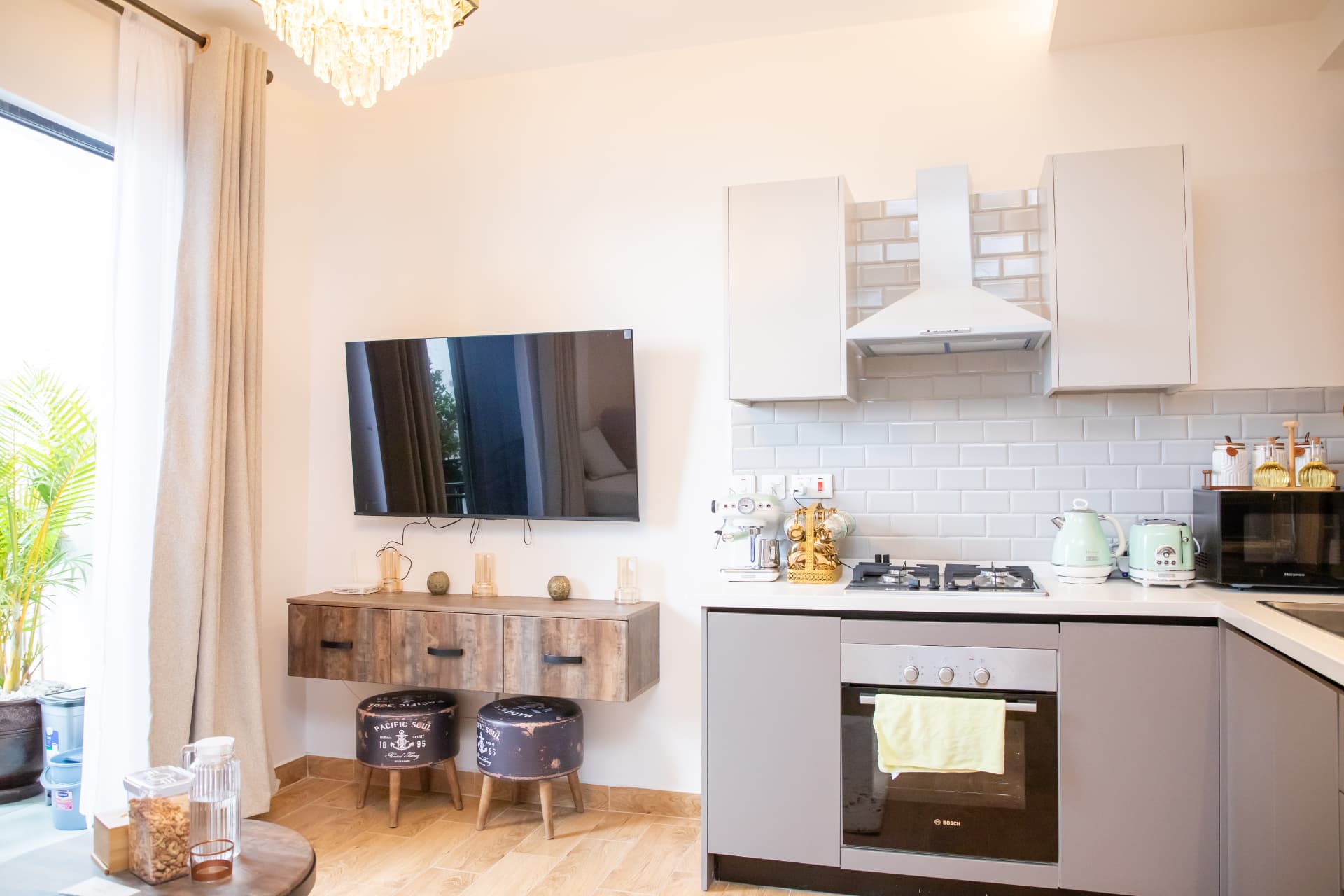 Living area looking towards the kitchen and dining console